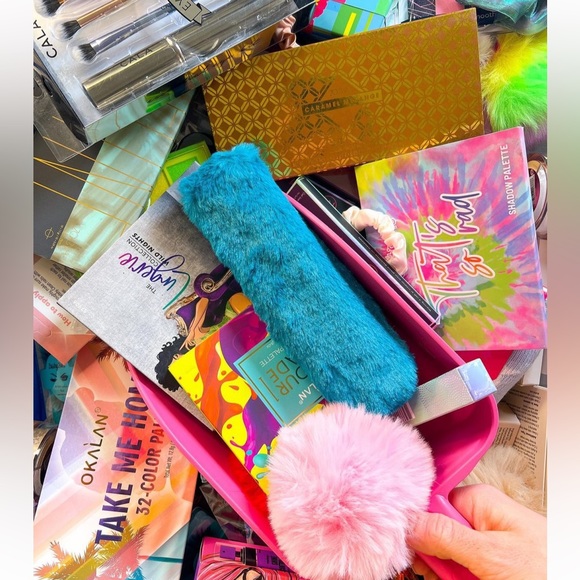 Mystery beauty products scoop. - Picture 4 of 10